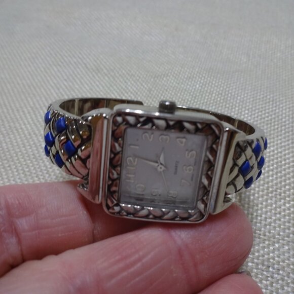 Vintage AVON Ladies Womens Silver Tine CUFF Quartz LAPIS Bracelet Watch (NEW) - Picture 4 of 4
